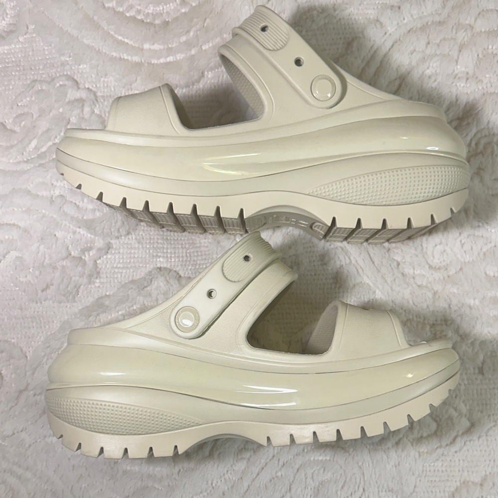 CROCS Iconic Comfort platform unisex Cream Mules - Picture 8 of 8